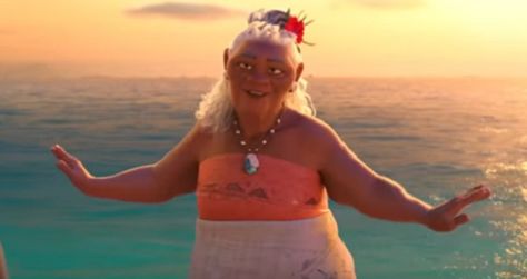 Gramma Tala- Moana movie scenes Moana And Grandma, Grandma Tala, Gramma Tala, Moana Drawing, Subtle Cosplay, Moana Cosplay, The Island Princess, Ideas For Painting Rocks, Moana Movie