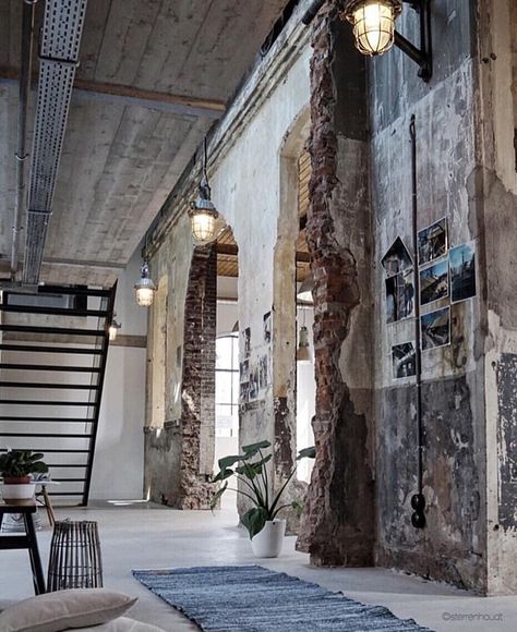 Conoce el Brutalismo - Imagina tu Espacio Urban Industrial Decor, Industrial Loft Design, Loft Designs, Industrial Home Design, Loft Stil, Loft Industrial, Industrial Home, Urban Decor, Industrial Bedroom