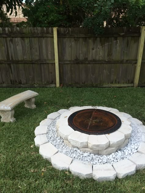 White Rocks Fire Pit, Home Depot Fire Pit, Fire Pit With White Rocks, Stone Round Fire Pit, Rock Around Fire Pit, Circle Firepits Backyard Ideas, Fire Pit Border Ideas, Fire Pit With Rocks Around It, White Brick Fire Pit