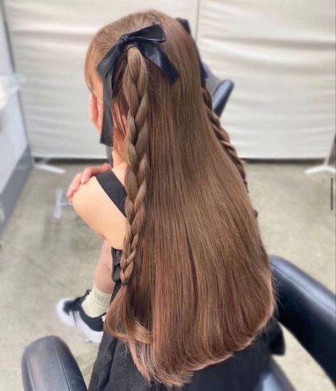 Hairstyle Ideas Easy, Ponytail Hairstyles Easy, Cute Ribbon, Bridal Hair Buns, Long Hair Wigs, Long Hairstyle, Hair Braid Videos, Hair Arrange, Trendy Hairstyle