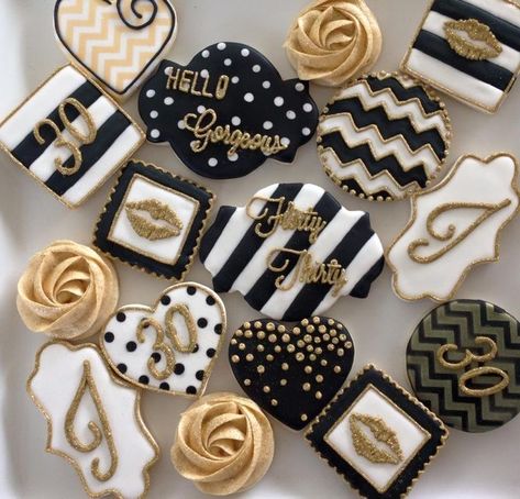 Black And Gold Sugar Cookies, Black And Gold Cookies Decorated, Black And Gold Birthday Cookies, Black And Gold Cookies, Gold Birthday Cookies, Black And Gold Birthday, Gold Cookies, Anniversary Cookies, Cookies Birthday