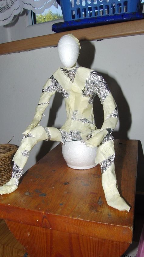 Armature Sculpture, Easy Clay Sculptures, Paper Mache Projects, Sculpture Lessons, Paper Mache Animals, Paper Mache Clay, Paper Mache Sculpture, Paper Mache Art, Paper Mache Crafts