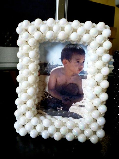 CrafTable: Beaded Picture Frame  How to Make a beaded Picture Frame Beads Pictures, Upcycle Recycle, Pearl Beads, Picture Frame, Photo Frame, Picture Frames, Recycling, Beads, Frame