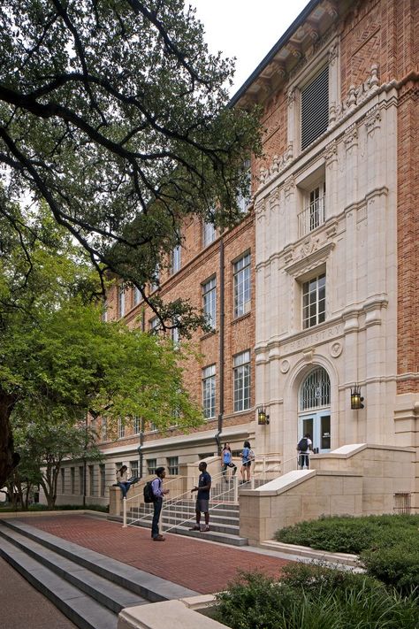 University of Texas at Austin Welch Hall West Wing Renovation Austin Texas Style, Ut Austin Campus, Living In Austin Texas, Campus Aesthetic, College Necessities, College Vision Board, The West Wing, College Motivation, University Architecture