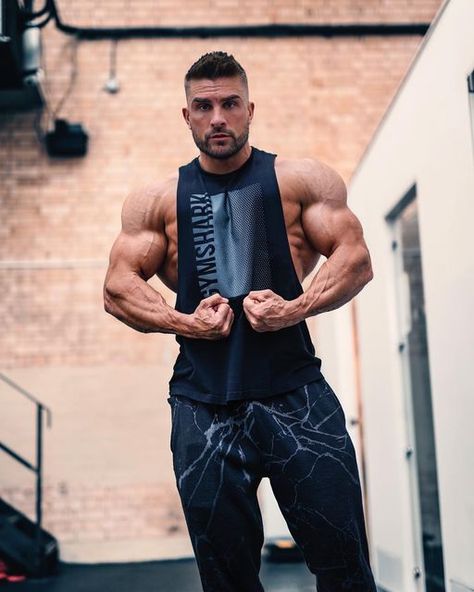 Ryan Terry 🇬🇧 on Instagram: "If size mattered the elephant would have been the king of the jungle it’s all about aesthetics 🦁💪🏻 . #ukfitfam #flex #biceps #arms #fitinspiration" Mens Bicep Workout, Ryan Terry, Best Bicep Workout, Quiff Hairstyles, King Of The Jungle, Arm Day, Size Matters, Biceps Workout, Fitness Apparel