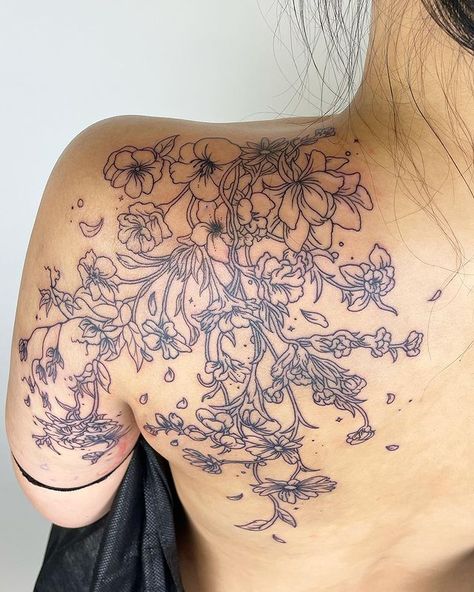 Back Shoulder Tattoo, Delicate Tattoos For Women, Flower Tat, Torso Tattoos, Back Of Shoulder Tattoo, Delicate Tattoo, Black Ink Tattoos, Back Shoulder, Piercing Tattoo