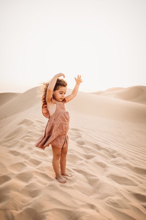 Dubai Family Natural&Emotional Photos in the desert Family Sand Dunes Photoshoot, Sand Dunes Photoshoot Family, Dunes Photoshoot, Dubai Family, Sand Dunes Photoshoot, Emotional Photos, In The Desert, Sand Dunes, Family Photoshoot