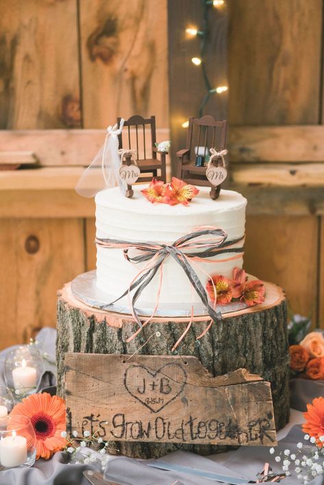 Adorable Rustic Wedding Cake! This barn wedding NEEDED this cake!! Complete with rocking chair toppers and a wooden base, this cake is amazing!  #weddingcakes #weddinginspiration #weddingideas #rusticwedding #barnwedding #rusticweddingcake #cake #wedding #weddingphotography Wedding Table Toppers, Wedding Pittsburgh, Giant Jenga, Country Wedding Cakes, Country Style Wedding, Romantic Wedding Cake, Wedding Cake Table, Themed Wedding Cakes, Wedding Cake Rustic