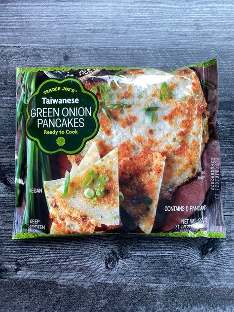 We Tried Trader Joe's Green Onion Pancakes - DailyWaffle Trader Joe’s Shakshuka, Asian Pancakes, Tempura Cauliflower, Trader Joe's Shopping List, Green Pancakes, Green Onion Pancake, Soy Sauce Alternative, Duke Thomas, Onion Pancake