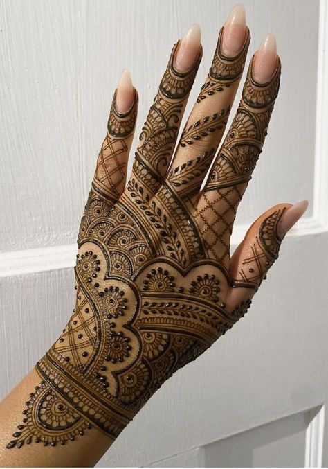 Back Fingers Mehndi Designs, Mehndi Full Hand Simple, Back Hand Mehndi Designs Full Hands, Full Mehndi Designs Back Hand, Abstract Mehendi Designs, Mehndi Designs Full Hand Back, Simple Hand Mehndi, Mehandi Designs Back Hands, Mehendi Designs Full Hand