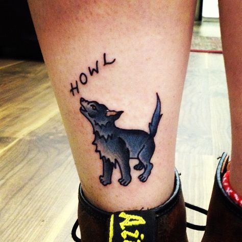 ... Traditional Wolf Tattoo, Werewolf Tattoo, Gold Henna, Small Wolf Tattoo, Tattoos Geometric, Dragon Tattoo Designs, Thigh Tattoos Women, Cute Tattoos For Women, Henna Tattoos