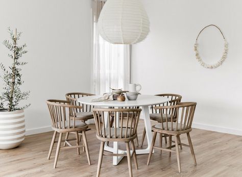 Curved Dining Chairs, Vinyl Plank Flooring Colors, Home Natural Light, Dining Design Ideas, Scandinavian Floor, Natural Curtains, Cottage Dining, Blush Walls, Provincial Home