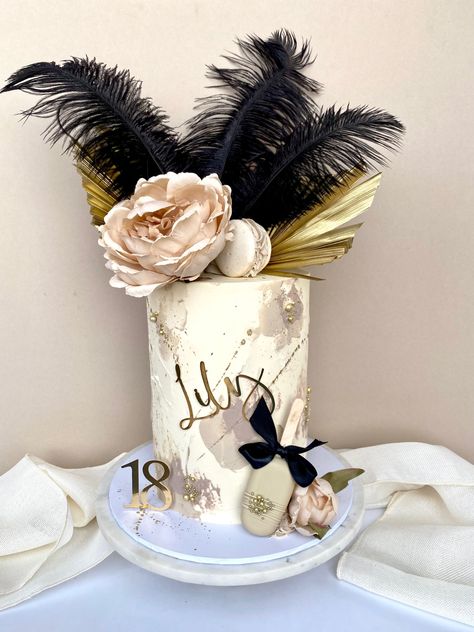 Feather Cake Ideas, Feather Birthday Cake, 34 Birthday, Gold And White Cake, Feather Cake, Tiered Cakes Birthday, Boho Cake, 38th Birthday, Birthday Topper