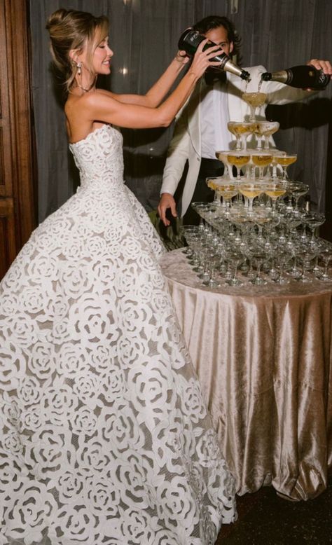 90s Chanel Wedding Dress, Champagne Chanel Wedding, Dior New Look Wedding Dress, Chanel Iman Wedding, Sofia Richie Chanel Wedding Dress, Chanel Bride, Chanel Bridal, Chanel Wedding Dress, Chanel Wedding