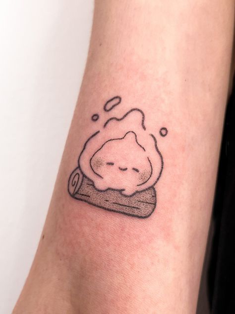 Cheryl + Ryan✨ on X: "Just wanna share this little calcifer bby I tattooed!!🔥✨ https://t.co/1n8pr4Qq6h" / X Calcifer Tattoo, Tattoo Cute, Cloud Tattoo, Anime Tattoos, Tattoo Inspo, Painted Shoes, Inspirational Tattoos, I Tattoo, Small Tattoos