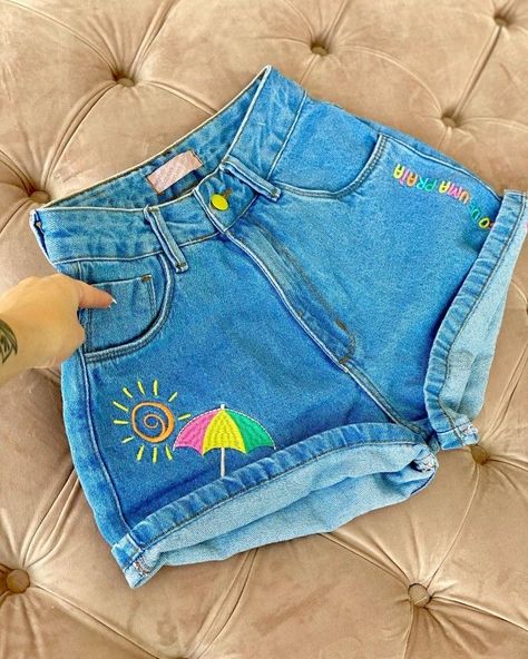 Pink Denim Shorts, Latina Fashion Outfits, Cute Skirt Outfits, Winter Jeans, Swag Outfits For Girls, Embellished Denim, Painted Denim, Korean Girl Fashion