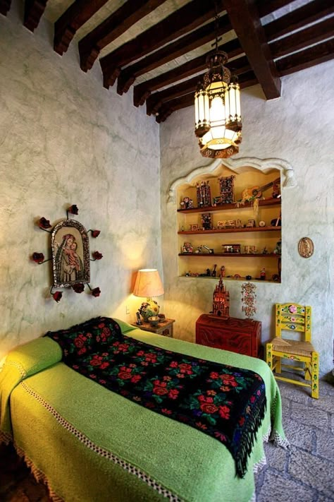 Mexican Room, Mexican Bedroom, Mexican House, Hacienda Style Homes, Mexico House, Mexican Home Decor, Spanish Style Homes, Hacienda Style, Mexican Home