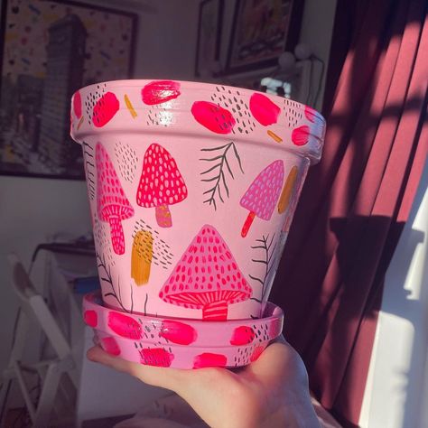 Kerrie McNeill’s Instagram photo: “one of the custom plant pots painted last week getting some morning sun, loooved painting these pink mushrooms 🍄 I’ve realised I haven’t…” Mushroom Painted Plant Pot, Mushroom Painted Pot, Mushroom Plant Pot, Mushroom Planter, Pink Mushrooms, Painting Pots, Pots Diy, Mushroom Plant, Mushroom Paint