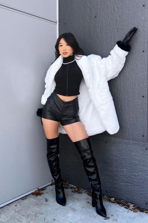 ig: vivacious.honey Vivacious Honey Outfits, Honey Outfits, Vanessa Chen, Vivacious Honey, Kpop Outfits, Pop Star, Stylish Outfits, Personal Style, Lookbook