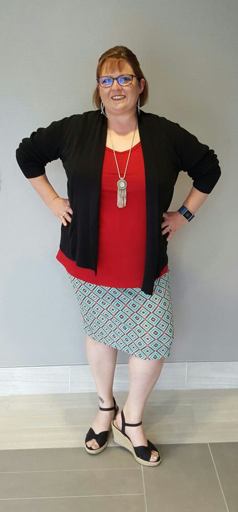 Feeling Sassy in my Cassie! Love @lularoe Cassie skirts and classic tees. #lularoemelissamullins #lularoe #lularoecassieskirt #lularoecassie #lularoeclassictee #lularoecomfy #lulalove New Balance 996, Lularoe Cassie, Plus Size Outfits, New Balance, Plus Size