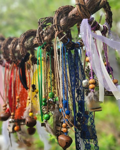 Things To Hang From Trees Outdoors, Easy Craft For Seniors, Witchy Diy Projects, Witch Bells On Door Diy, Witchy Gifts Ideas, Crafts That Sell Well, Witchy Crafts To Sell, Witchy Backyard, Boho Hippie Home