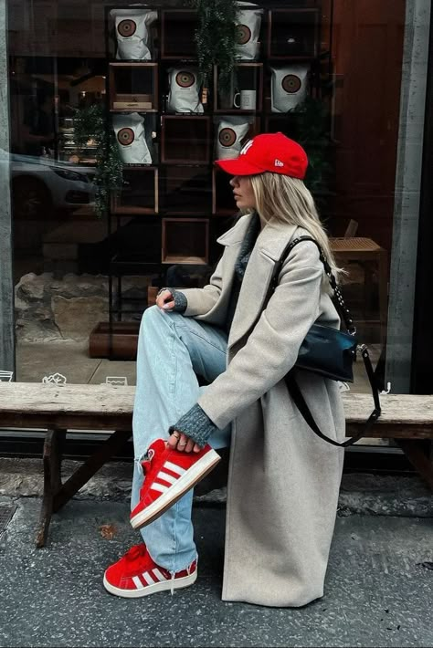 Looks Adidas, Nyc Winter Outfits, Ny Outfits, Nyc Outfits, New York Outfits, Winter Fashion Outfits Casual, Work Fits, Looks Street Style, Outfit Trends