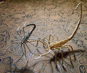 wire scorpion Wire Scorpion, Walmart Crafts, Copper Wire Art, Beaded Spiders, Bijoux Fil Aluminium, Twisted Metal, Mickey Y Minnie, Insect Art, Wire Sculpture