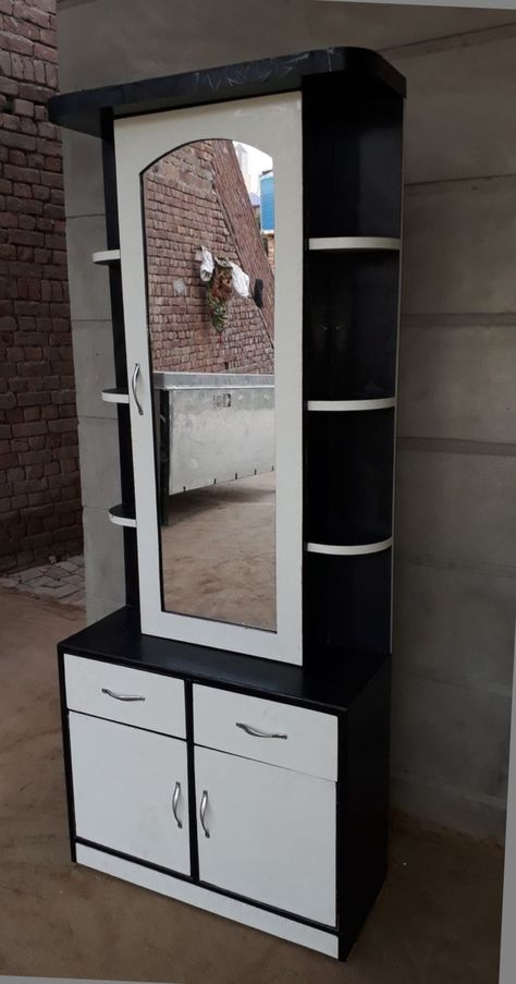 Dresing Tebal, Simple Dressing Table, Dressing Table Mirror Design, Bad Room Design, Modern Dressing Table Designs, Trending Home Decor, Wall Wardrobe Design, Wooden Wardrobe Design, Dressing Table Decor