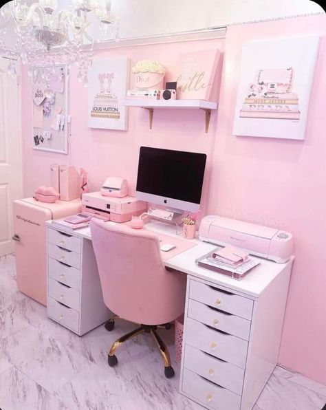 Pink Office Wallpaper, Office Wallpaper Ideas, Pink Office Ideas, Pink Office Decor, Small Business Office, Feminine Home Offices, Apartment Needs, Pink Desk, Cozy Home Office