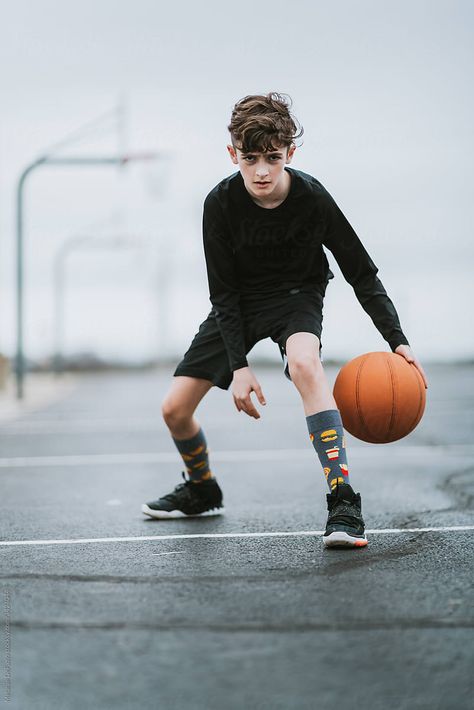 Youth Basketball Pictures, Boy Playing Basketball, Kids Playing Sports, Basketball Pictures Poses, Sports Photoshoot, Sports Campaign, Student Picture, Street Basketball, Basketball Highlights