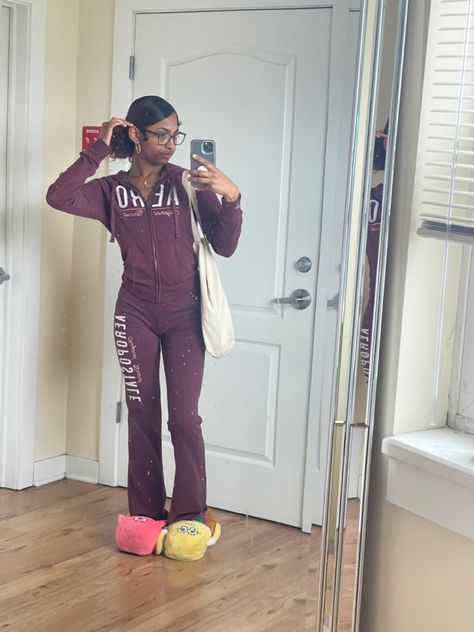 Clothing Pieces To Mix And Match, Pink Brand Outfits, Flare Sweatpants Outfit Black Women, Cute Fits Black Women, Bummy Outfits Black Women, Bummy Cute Outfits, Simple Comfy Outfits For School, Shein Two Piece Outfits, Sweatpants And Flannel Outfit