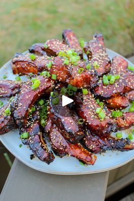 Fried Sticky Ribs, Party Ribs, Sticky Ribs, Honey Sriracha Sauce, Over The Fire Cooking, Recipe Pork, Pork Meat, Fire Cooking, Sriracha Sauce