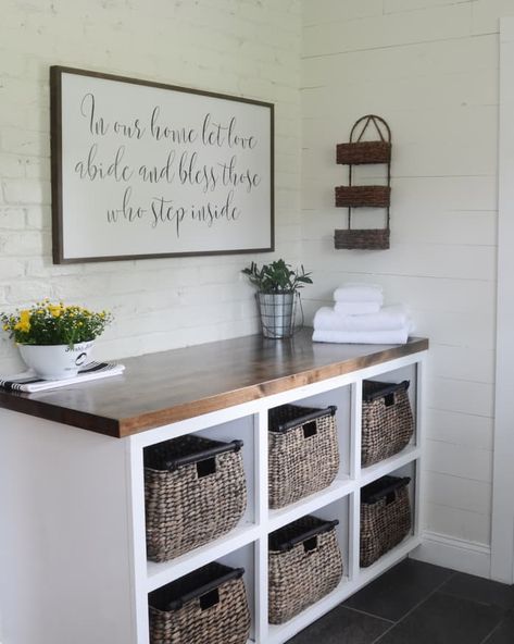 Farmhouse Laundry Room Ideas, Modern Farmhouse Laundry Room, Room Storage Diy, Farmhouse Laundry, Farmhouse Laundry Room, Fa Fal, Laundry Room Diy, Diy Laundry, Laundry Room Storage