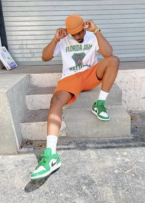 Orange And Green Outfit Men, Aesthetic Orange Outfits, Green And Orange Outfit, Orange And Green Outfit, Orange Outfit Men, Colorful Outfits Men, Orange Shorts Outfit, Outfits For Males, Bright Summer Outfits