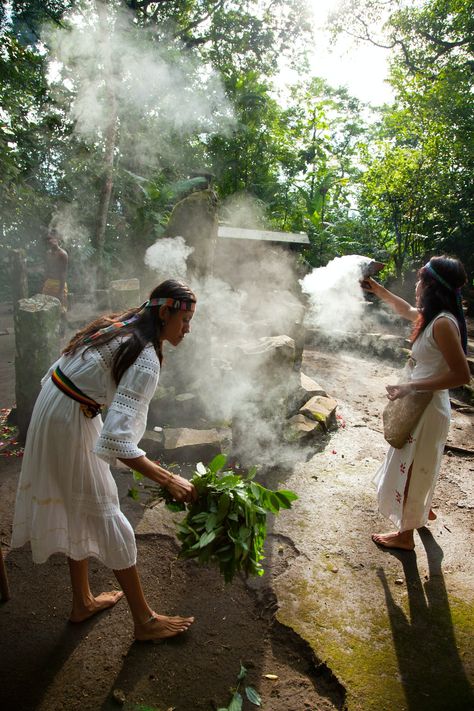 Native American Rituals, Indian Spirituality, Sweat Lodge, Lakota Sioux, The Artist's Way, Spiritual Retreat, Medicine Woman, Mind Body And Spirit, Spiritual Experience