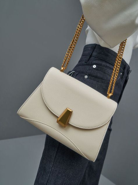 Black Saddle Bag, Formal Bag, Cream Bag, Leather Bag Design, Chic Crossbody Bag, Cream Bags, Favorite Handbags, Classic Handbags, Fancy Bags