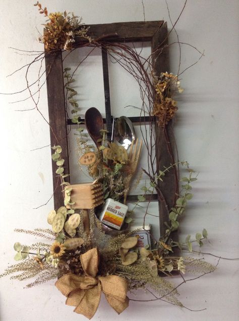 Primitive kitchen window, dried flower arrangement, prim home decor Window Frame Crafts, Window Frame Decor, Old Window Projects, Picture Frame Wreath, Window Crafts, Window Projects, Spring Window, Door Wreaths Diy, Magazine Crafts