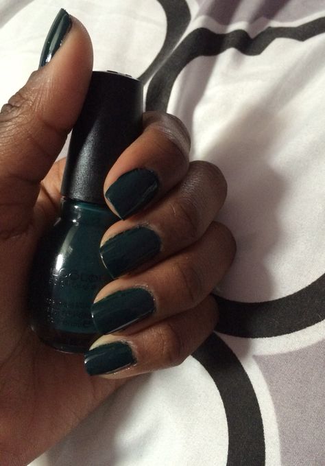 Hunter green nails. Sinful Colors Calypso Hunter Green Tips Nails, Dark Green Oval Nails, Emerald Green Acrylic Nails Short, Dark Green Acrilyc Nails, Matte Hunter Green Nails, Hunter Green Gel Polish, Emerald Green Short Nails, Dark Teal Almond Nails, Green Acrylic Nails Short