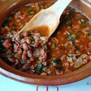 Mexican Frijoles, Charro Beans, Spicy Salsa, Beans Recipe, Smoked Bacon, Mexican Food Recipes Authentic, Mexican Dishes, Grilled Meat, Bean Recipes