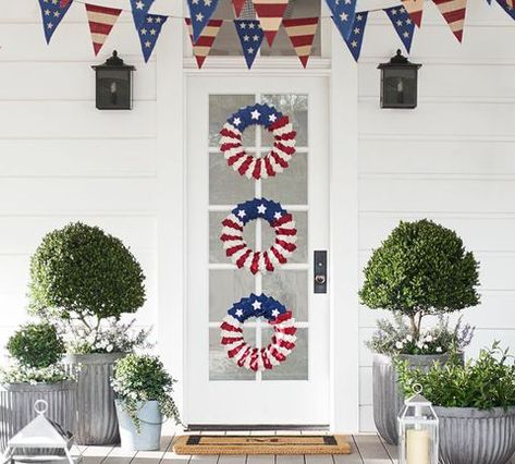 pottery Barn Burlap Party, July Decoration, Outdoor Wreath, Fourth Of July Decorations, July Fourth, Jute Fabric, July Decor, Home Decor Hacks, Xmas Wreaths