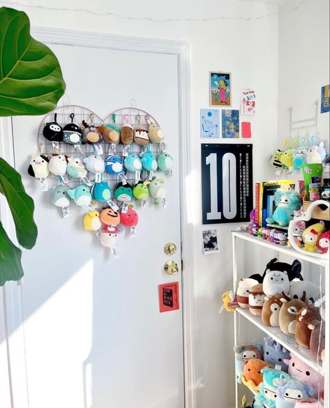 Squishmallow Clip Display, Squishmallow Decor, Squish Mallows, Slay Queen, Anime Room, Cute Stuffed Animals, Display Ideas, Organization Ideas, My Collection