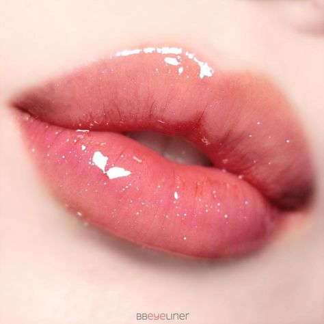 Lip Art Makeup, Glossy Makeup, Clear Lip Gloss, Lips Drawing, Lip Shapes, Hot Lips, Lip Fillers, Lip Art, Beautiful Lips