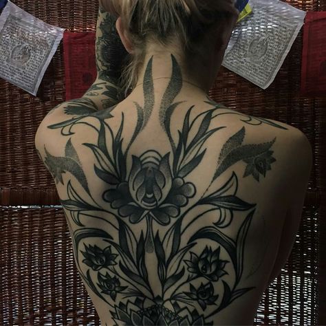 Business Tattoo, Tattoo Light, Hannah Pixie, Backpiece Tattoo, Amazing Tattoos, Back Tattoo Women, Dark Tattoo, Dream Tattoos, Back Tattoos