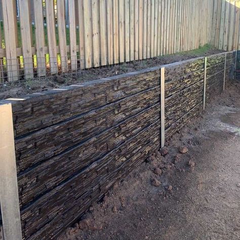 Diy Retention Wall, Cinder Block Retaining Wall Diy, Retaining Wall Ideas Driveway, Quickcrete Retaining Wall, Backyard Retention Wall Ideas, Cheap Easy Retaining Wall, Backyard Slope Ideas Retaining Walls, Landscape Retaining Walls Sloped Yard, Backyard Walls Ideas