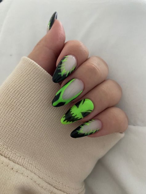 Oogy Boogie Nails, Oogie Boogie Nails Tutorial, Purple Teal Nails Designs, Oggie Boogie Nail Designs, Easy Oogie Boogie Nails, Worm Nail Art, Danny Phantom Nails, Halloween Nails Oogie Boogie, Dip Nails Halloween