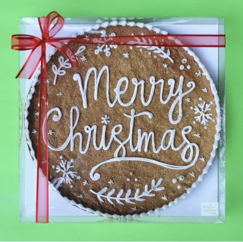 Holiday Cookie Cake, Christmas Cookie Cakes Decorated, Christmas Message Cookies, Christmas Cookie Cake Decorating Ideas, Christmas Cookie Cake Design, Christmas Cookie Cakes, Santa Cookie Cake, Cute Cookie Cake Designs, Halloween Chocolate Covered Strawberries