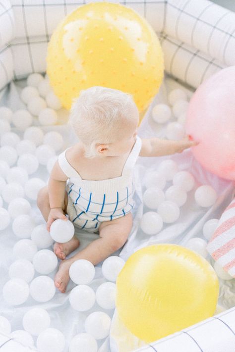 Outside First Birthday Party, Backyard First Birthday Party, Backyard First Birthday, Outdoor First Birthday Party, Pastel Party Ideas, Backyard 1st Birthday, First Birthday Pool Party, Pastel Birthday Party, Pastel Sweets