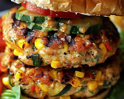 Corn Burger, Summer Burger, Summer Burgers, Burger Mix, Dessert House, Gluten Free Buns, Chicken Zucchini, Simple Green Salad, Beef Burgers