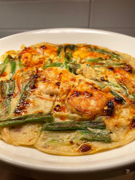 Korean Seafood Pancake (Haemul Pajeon) Haemul Pajeon Recipe, Pajeon Recipe, Haemul Pajeon, Korean Seafood Pancake, Korean Seafood, Korean Breakfast, Seafood Pancake, Korean Pancake, Shrimp Marinade