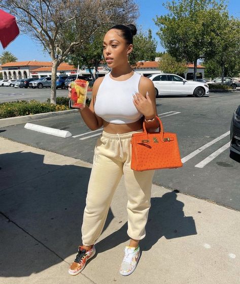 MATURE CONTENT ‼️⚠️ Nesha {very creative, and incredibly fun and wi… #fanfiction #Fanfiction #amreading #books #wattpad Jordyn Woods Style, White Crop Top Outfit, Woods Outfit, Crop Top Outfits Summer, Cute Sweats, Cute Date Outfits, Jordyn Woods, Chill Fits